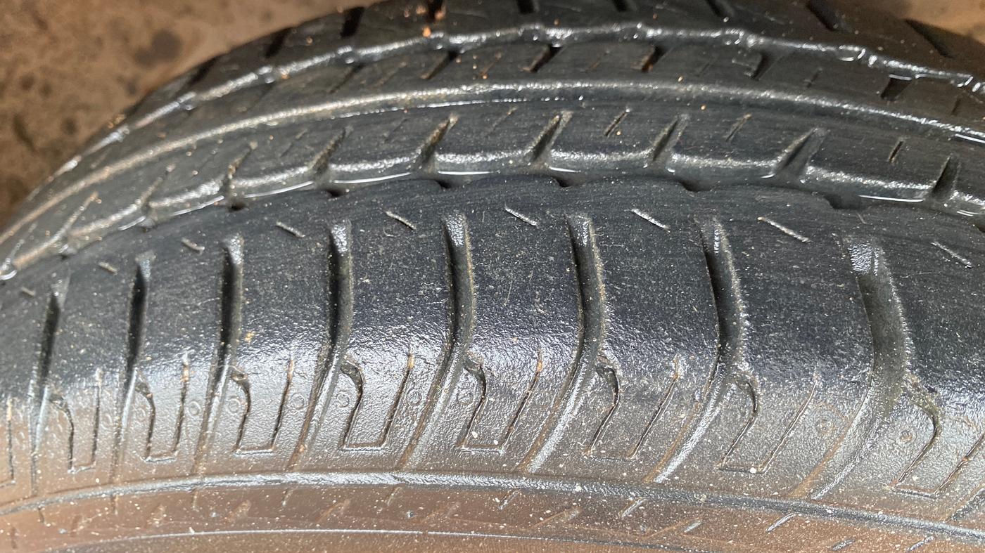 2016 Maruti Wagon R 1.0 VXI AMT, Petrol, Automatic, 58,151 km, Right Front Tyre Tread