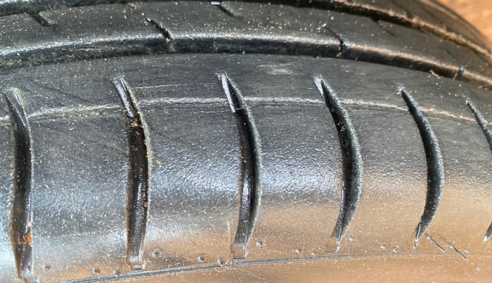 2016 Maruti Wagon R 1.0 VXI AMT, Petrol, Automatic, 58,151 km, Left Front Tyre Tread