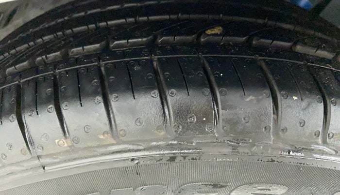 2014 Ford Ecosport 1.5TITANIUM TDCI, Diesel, Manual, 62,610 km, Left Front Tyre Tread