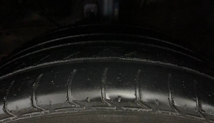 2018 Maruti Baleno ZETA PETROL 1.2, Petrol, Manual, 74,611 km, Left Front Tyre Tread