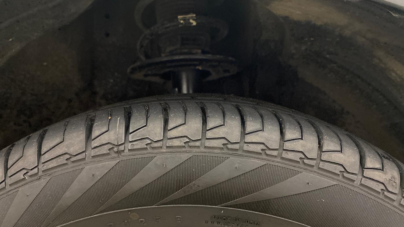 2023 Maruti Baleno ZETA PETROL 1.2, Petrol, Manual, 77,776 km, Right Front Tyre Tread