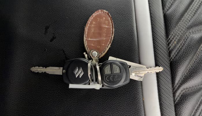 2023 Maruti Swift VXI AMT, Petrol, Automatic, 57,055 km, Key Close Up