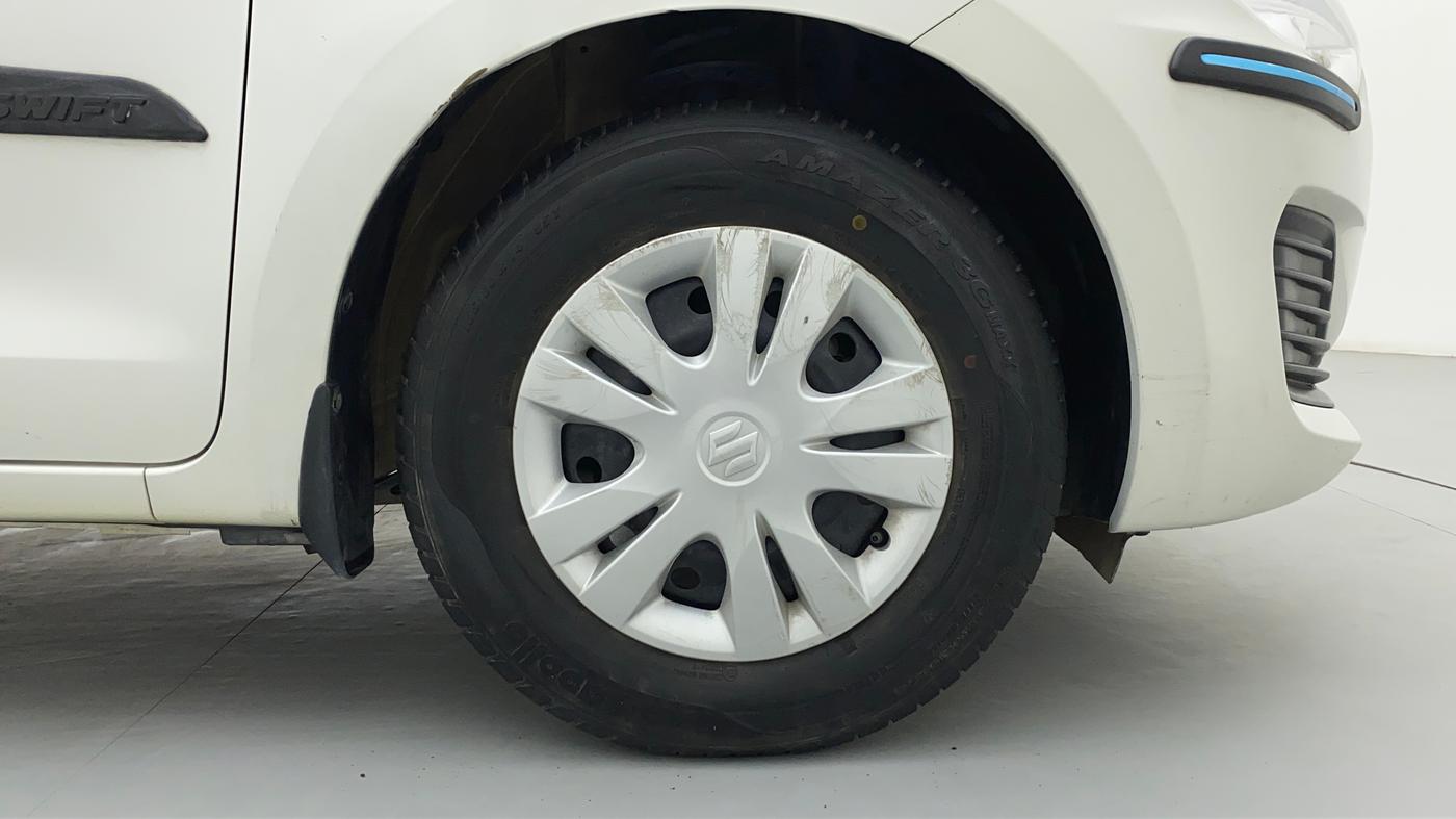 2018 Maruti Swift VXI AMT D, Petrol, Automatic, 36,155 km, Right Front Wheel