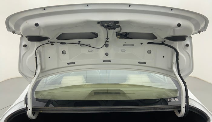 2014 Maruti Ciaz VDI PLUS, Diesel, Manual, 94,381 km, Boot Door Open
