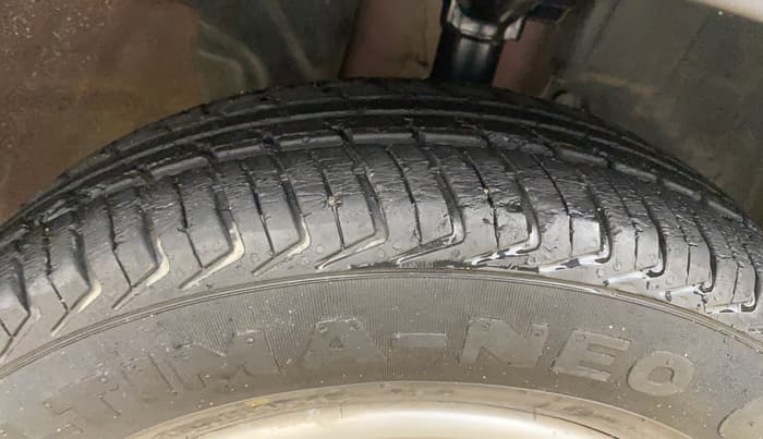 2017 Renault Kwid RXT 1.0 (O), Petrol, Manual, 49,657 km, Right Front Tyre Tread