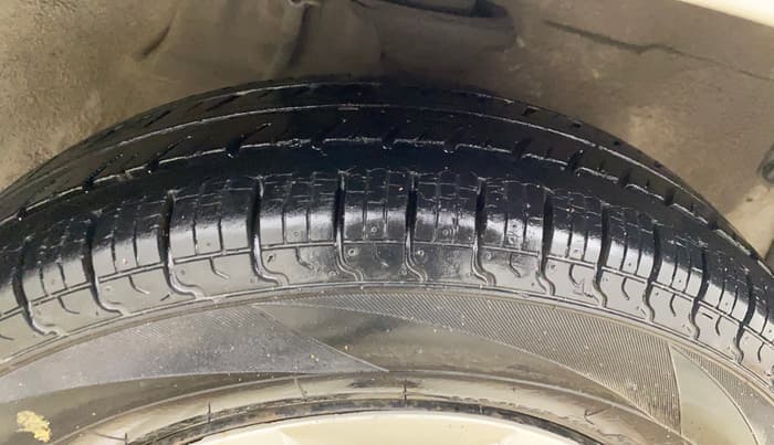 2014 Maruti Alto 800 LXI, Petrol, Manual, 38,566 km, Right Front Tyre Tread