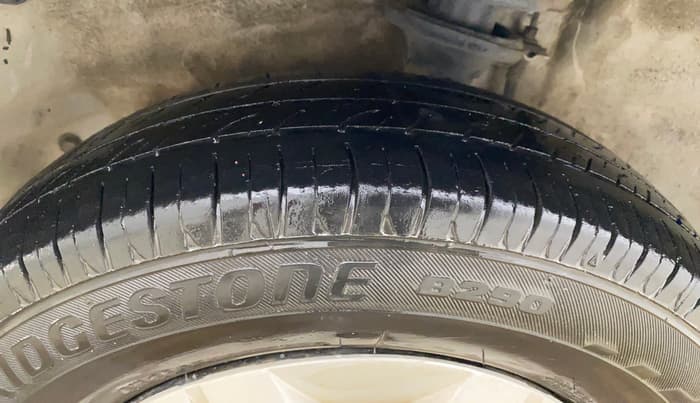 2014 Maruti Alto 800 LXI, Petrol, Manual, 38,566 km, Left Front Tyre Tread