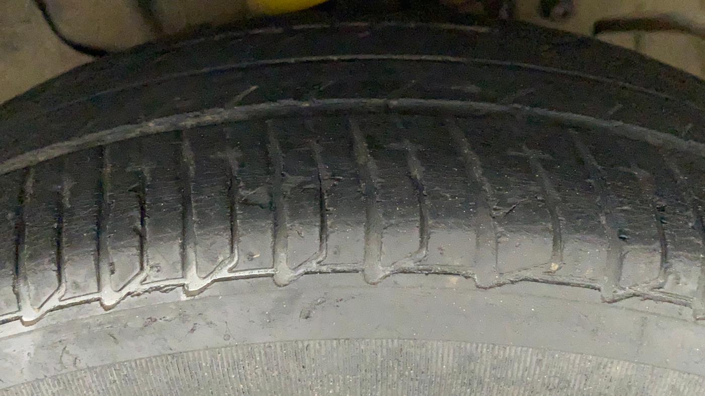 2018 Tata TIGOR XZ PETROL, Petrol, Manual, 40,031 km, Right Front Tyre Tread