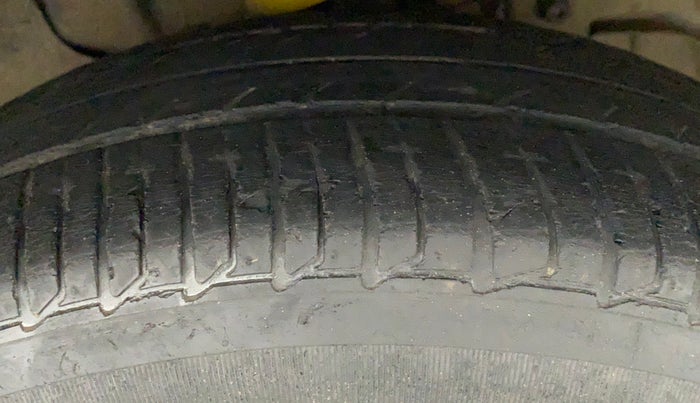 2018 Tata TIGOR XZ PETROL, Petrol, Manual, 40,031 km, Right Front Tyre Tread