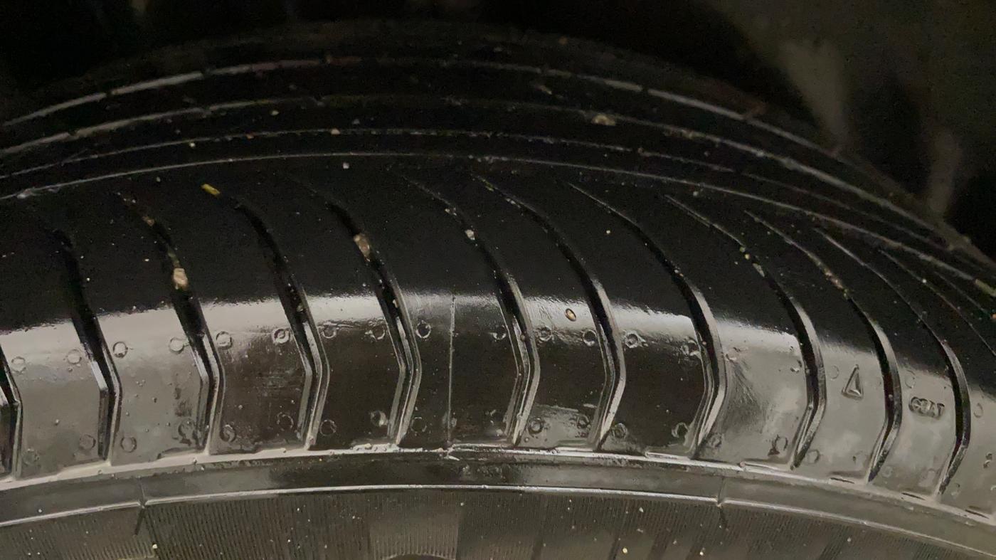 2025 Skoda Kylaq Prestige AT, Petrol, Automatic, 16,020 km, Right Rear Tyre Tread