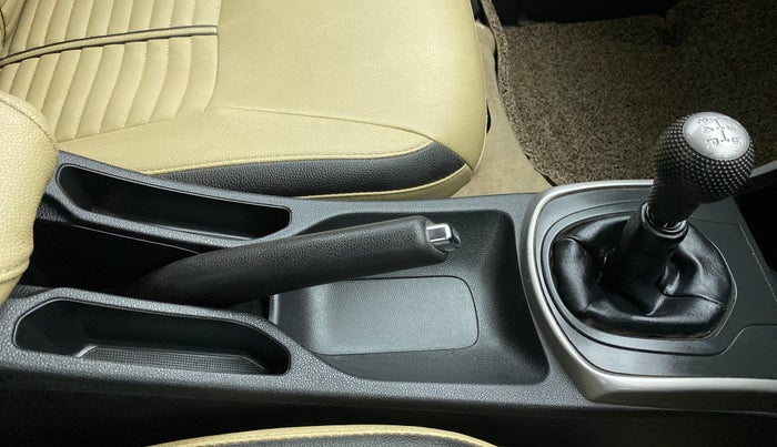 2017 Honda City V MT PETROL, Petrol, Manual, 25,527 km, Gear Lever