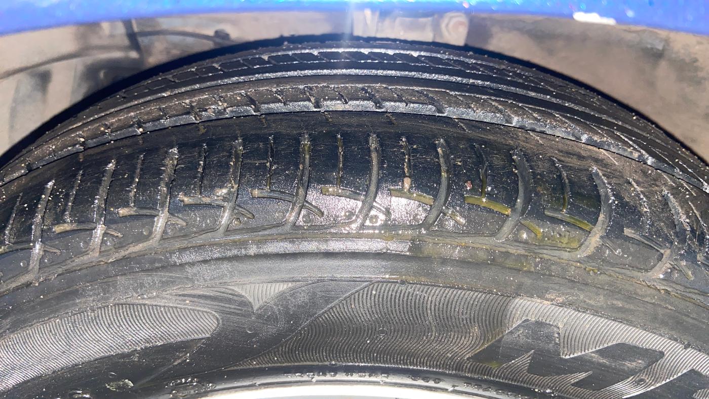 2022 Maruti Ciaz DELTA AT 1.5 SHVS PETROL, Petrol, Automatic, 48,196 km, Left Front Tyre Tread