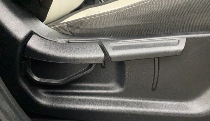 2022 Hyundai VENUE S(O) 1.2, Petrol, Manual, 13,781 km, Driver Side Adjustment Panel