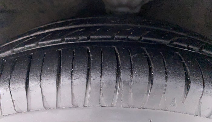2013 Hyundai Santro Xing GLS, Petrol, Manual, 76,196 km, Left Front Tyre Tread