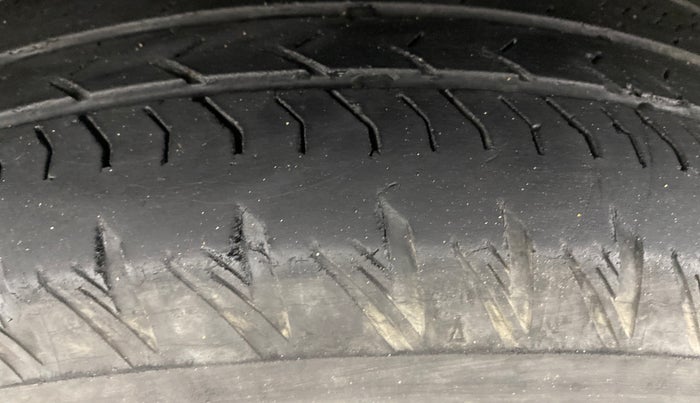 2022 Tata Safari XTA PLUS, Diesel, Automatic, 63,089 km, Left Front Tyre Tread