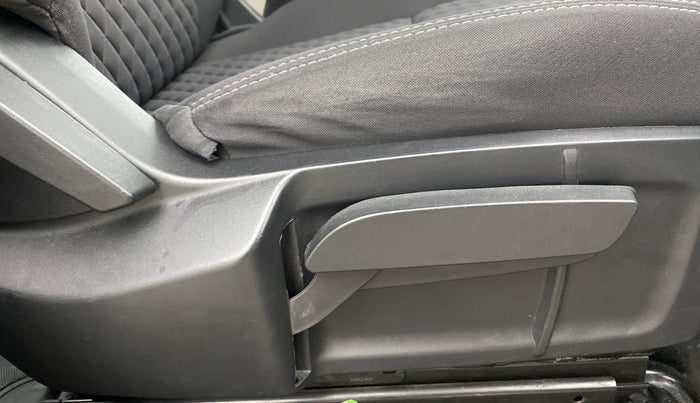 2022 Tata Safari XTA PLUS, Diesel, Automatic, 63,089 km, Driver Side Adjustment Panel