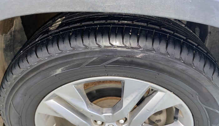 2019 KIA SELTOS HTX PLUS AT1.5 DIESEL, Diesel, Automatic, 1,30,096 km, Right Front Tyre Tread