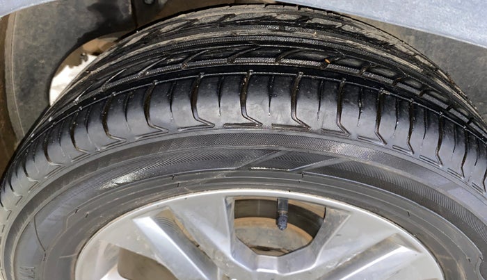 2019 KIA SELTOS HTX PLUS AT1.5 DIESEL, Diesel, Automatic, 1,30,096 km, Right Rear Tyre Tread