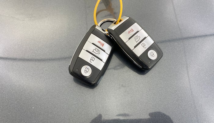 2019 KIA SELTOS HTX PLUS AT1.5 DIESEL, Diesel, Automatic, 1,30,096 km, Key Close Up