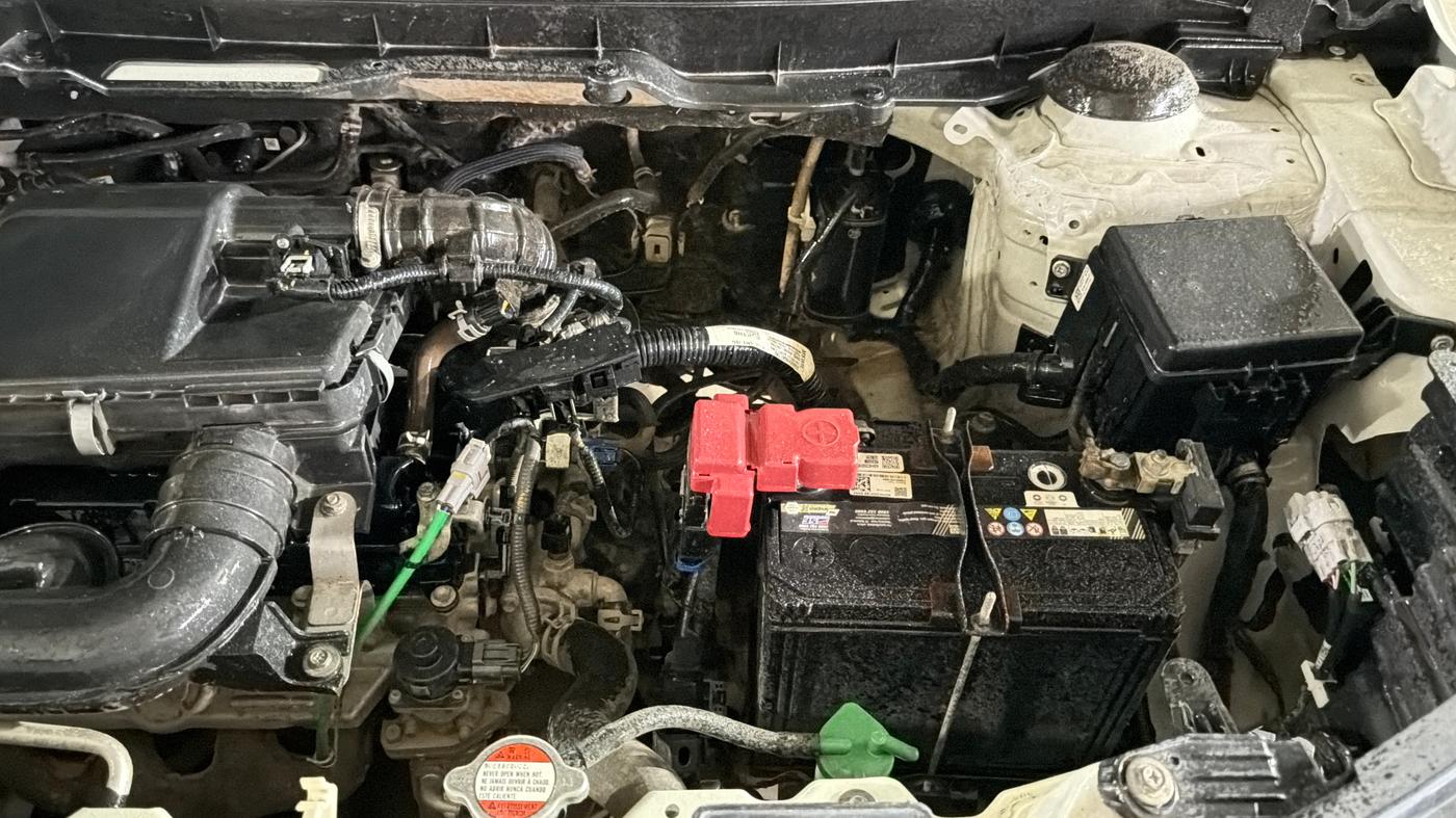 2022 Maruti BREZZA VXI SMART HYBRID, Petrol, Manual, 88,362 km, Engine View - Left