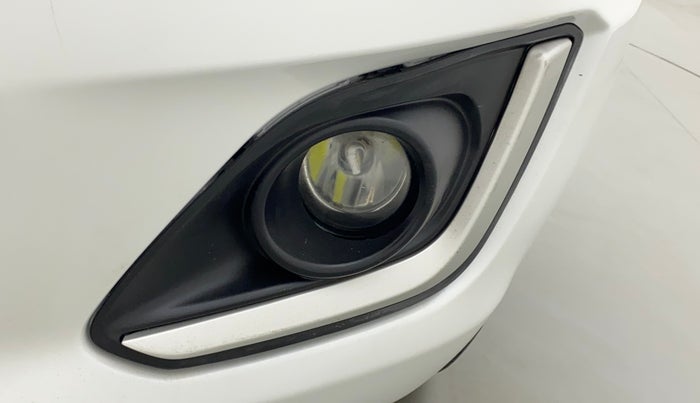 2015 Maruti Swift VXI, Petrol, Manual, 1,21,184 km, Left fog light - Not working