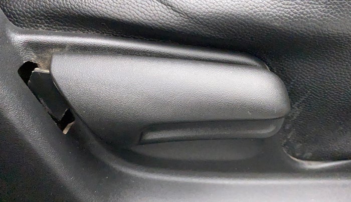 2015 Maruti Swift VXI, Petrol, Manual, 1,21,184 km, Driver Side Adjustment Panel