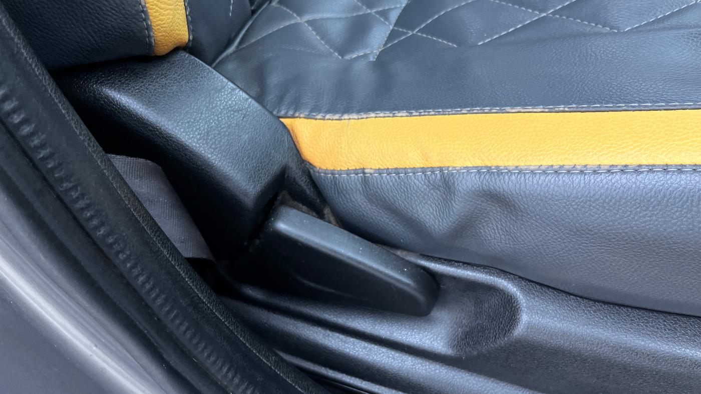 2018 Renault Kwid CLIMBER 1.0 AMT, Petrol, Automatic, 90,336 km, Driver Side Adjustment Panel