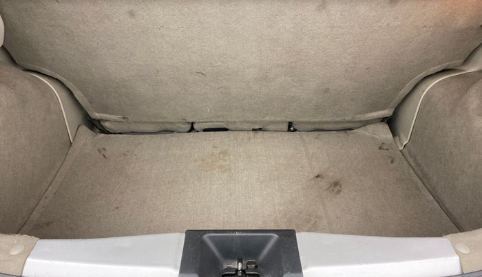 2015 Nissan Micra XV CVT, Petrol, Automatic, 47,617 km, Boot Inside