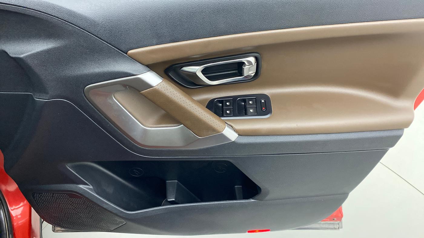 2020 Tata Harrier XZA + DUAL TONE, Diesel, Automatic, 24,344 km, Driver Side Door Panels Control