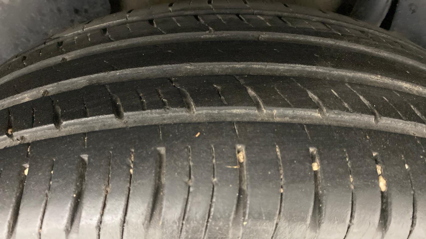 2020 Tata Harrier XZA + DUAL TONE, Diesel, Automatic, 24,344 km, Right Rear Tyre Tread