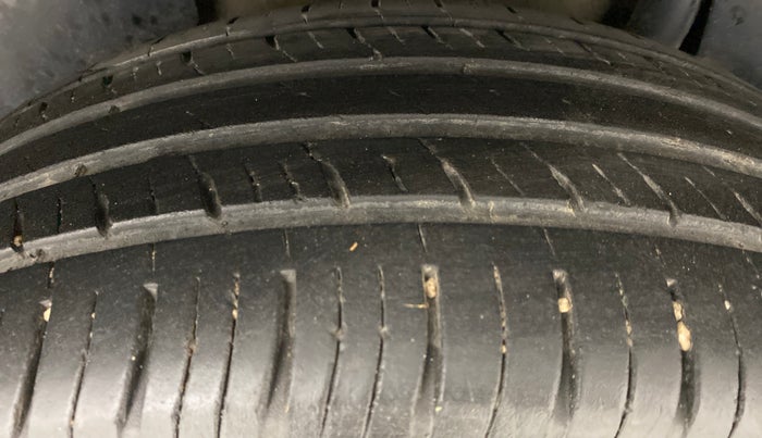 2020 Tata Harrier XZA + DUAL TONE, Diesel, Automatic, 24,344 km, Right Rear Tyre Tread