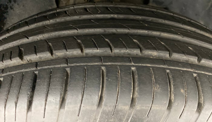 2020 Tata Harrier XZA + DUAL TONE, Diesel, Automatic, 24,344 km, Right Front Tyre Tread
