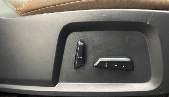 2020 Tata Harrier XZA + DUAL TONE, Diesel, Automatic, 24,344 km, Driver Side Adjustment Panel