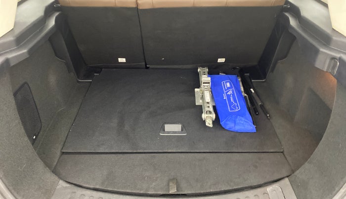 2020 Tata Harrier XZA + DUAL TONE, Diesel, Automatic, 24,344 km, Boot Inside