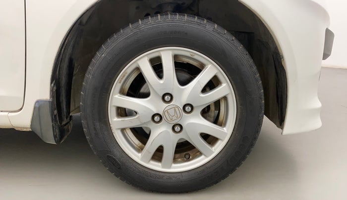 2013 Honda Brio V MT, Petrol, Manual, 57,827 km, Right Front Wheel