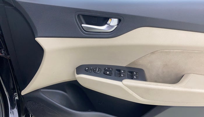 2022 Hyundai Verna SX 1.5 VTVT, Petrol, Manual, 67,082 km, Driver Side Door Panels Control