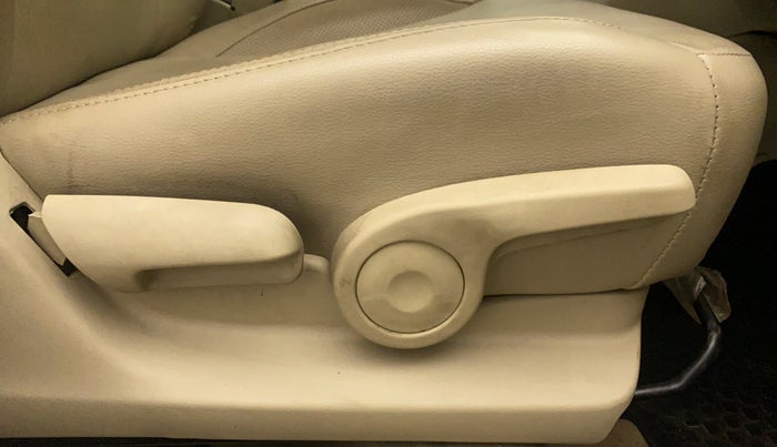 2017 Maruti Ciaz ZDI+ SHVS, Diesel, Manual, 22,161 km, Driver Side Adjustment Panel