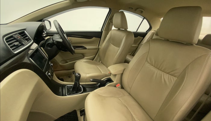 2017 Maruti Ciaz ZDI+ SHVS, Diesel, Manual, 22,161 km, Right Side Front Door Cabin