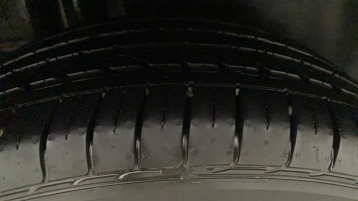 2017 Maruti Ciaz ZDI+ SHVS, Diesel, Manual, 22,161 km, Right Rear Tyre Tread