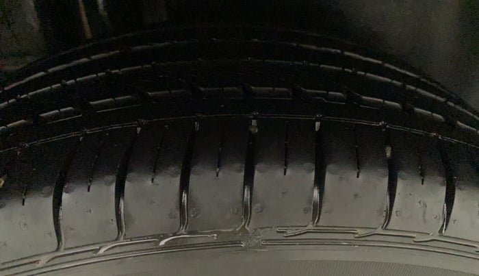 2017 Maruti Ciaz ZDI+ SHVS, Diesel, Manual, 22,161 km, Right Rear Tyre Tread