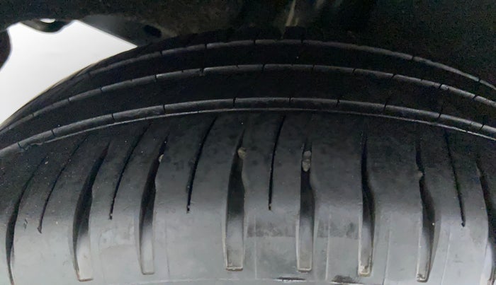 2017 Maruti Baleno DELTA PETROL 1.2, Petrol, Manual, 44,728 km, Right Rear Tyre Tread