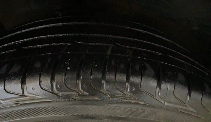 2021 Tata NEXON XZ PLUS PETROL SUNROOF, Petrol, Manual, 62,501 km, Right Rear Tyre Tread