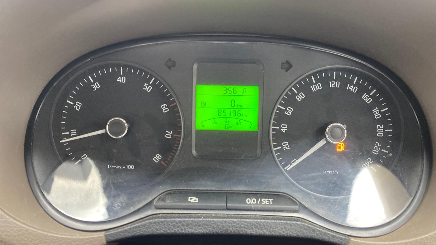 2013 Skoda Rapid ELEGANCE 1.6 MPI AT, Petrol, Automatic, 85,151 km, Odometer Image