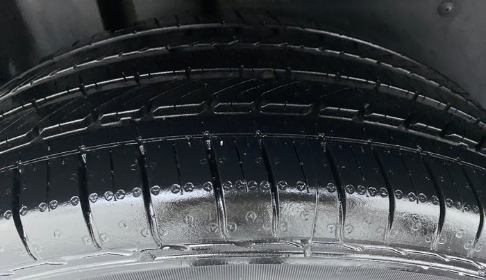 2019 MG HECTOR SHARP DCT PETROL, Petrol, Automatic, 35,499 km, Right Rear Tyre Tread