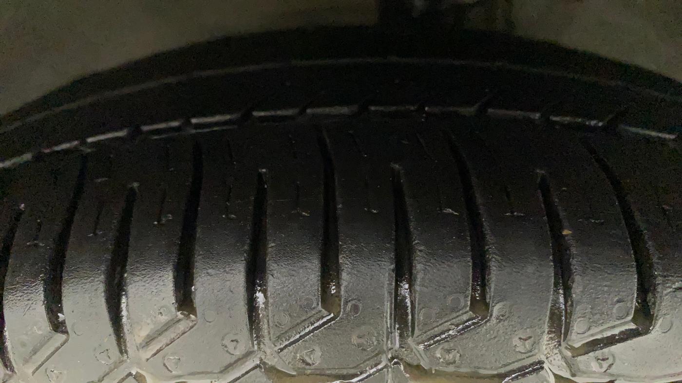 2011 Hyundai i10 MAGNA 1.2, Petrol, Manual, 78,927 km, Right Front Tyre Tread