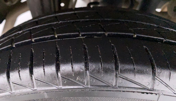 2021 Maruti Alto VXI, Petrol, Manual, 33,415 km, Right Rear Tyre Tread