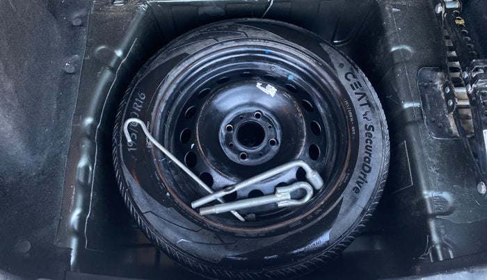 2021 Tata NEXON XZ PETROL, Petrol, Manual, 76,618 km, Spare Tyre