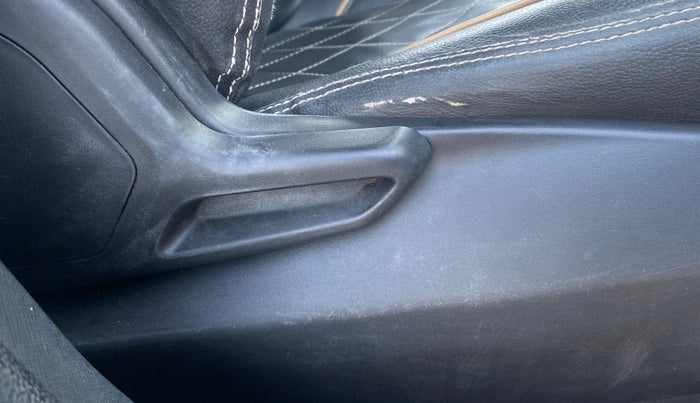 2021 Tata NEXON XZ PETROL, Petrol, Manual, 76,618 km, Driver Side Adjustment Panel