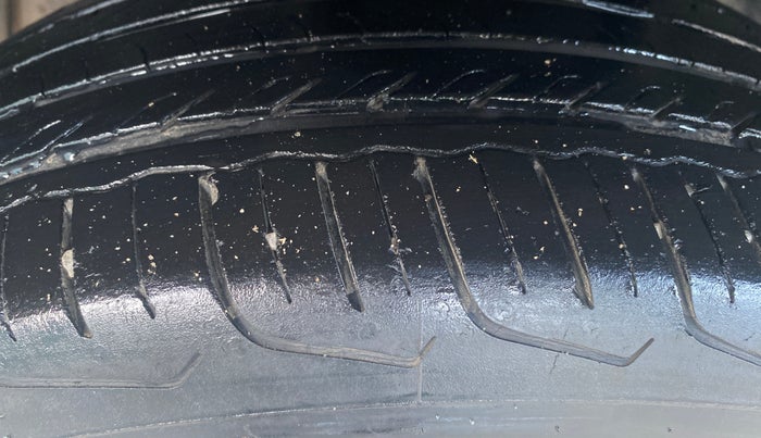 2021 Tata NEXON XZ PETROL, Petrol, Manual, 76,618 km, Left Front Tyre Tread