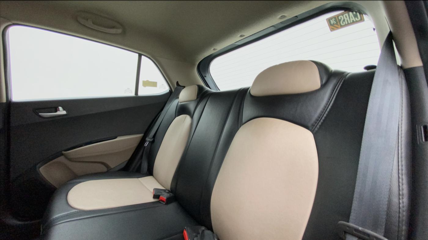 2016 Hyundai Grand i10 SPORTZ 1.2 KAPPA VTVT, Petrol, Manual, 48,956 km, Right Side Rear Door Cabin